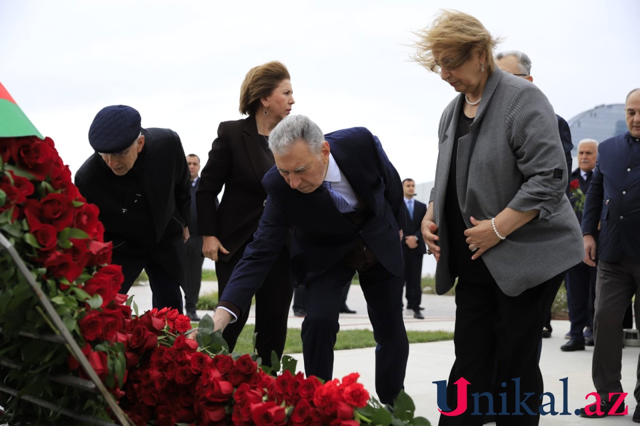 YAP rəhbərliyi Zəfər parkını ziyarət edib - FOTOLAR
